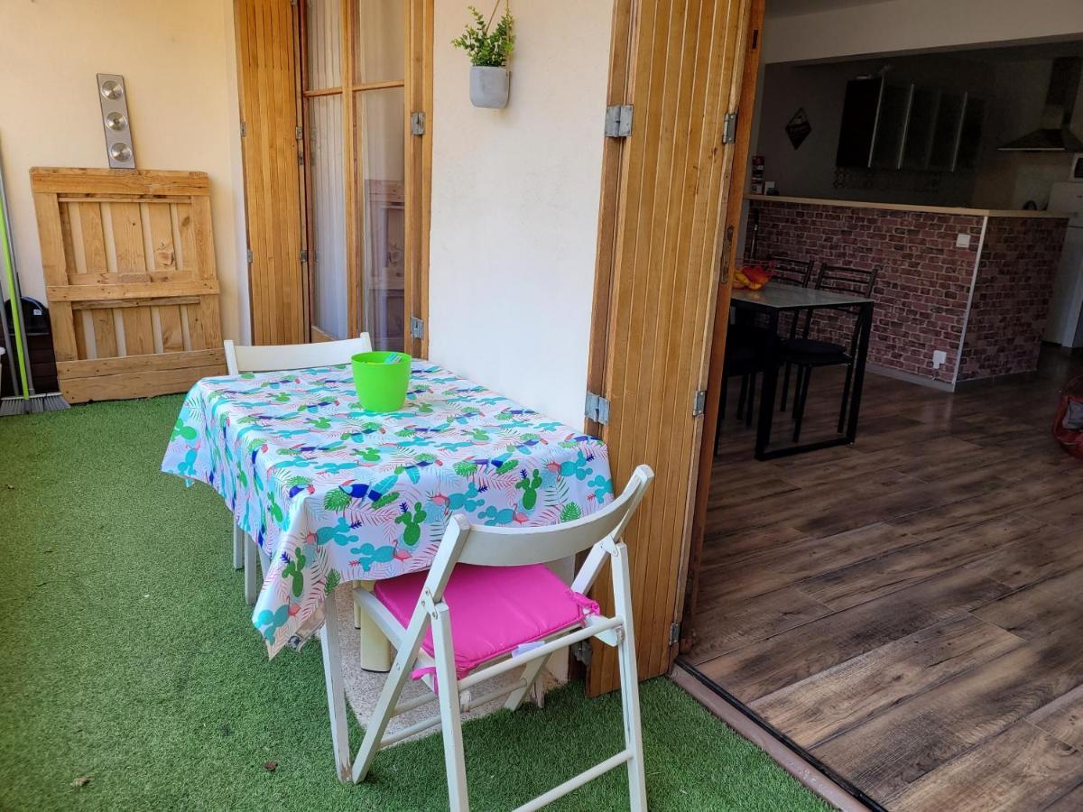 Au Calme, 200M Du Centre T2 Avec Balcon Et Parking Apartment Cassis Luaran gambar