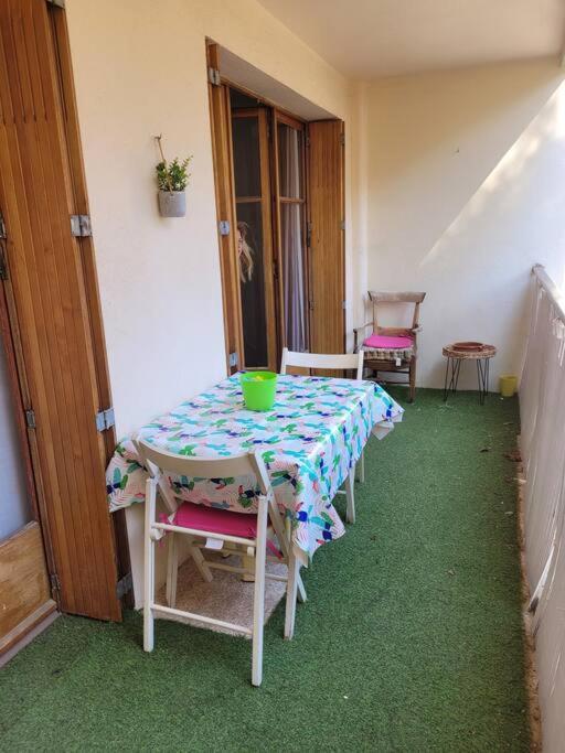 Au Calme, 200M Du Centre T2 Avec Balcon Et Parking Apartment Cassis Luaran gambar