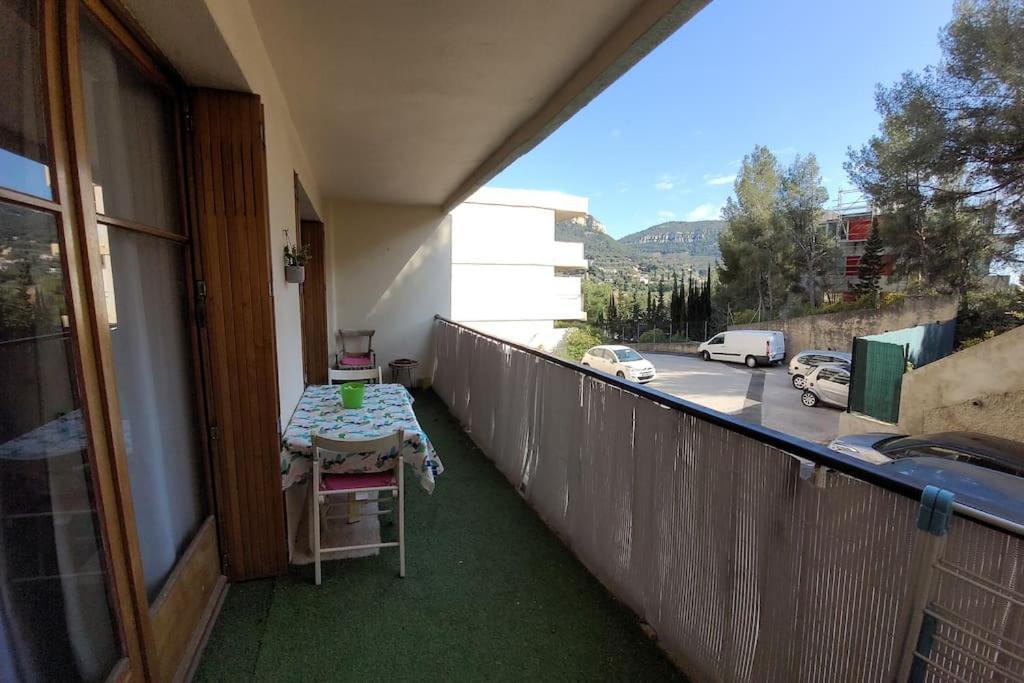 Au Calme, 200M Du Centre T2 Avec Balcon Et Parking Apartment Cassis Luaran gambar