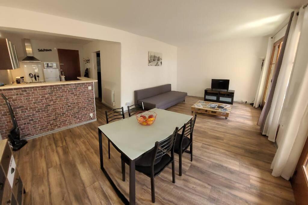 Au Calme, 200M Du Centre T2 Avec Balcon Et Parking Apartment Cassis Luaran gambar