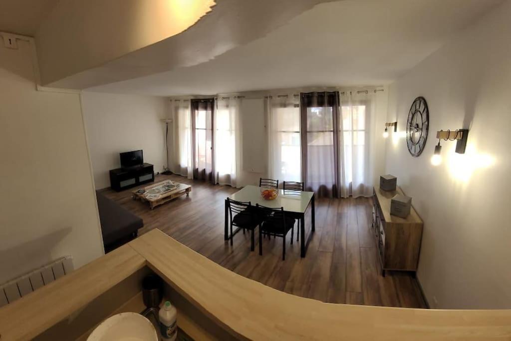 Au Calme, 200M Du Centre T2 Avec Balcon Et Parking Apartment Cassis Luaran gambar